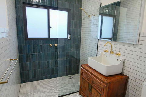 Queen On Randle - Accommodation Cooktown 0