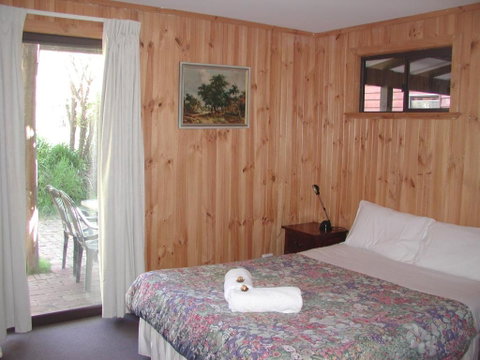 Rainbow House - Accommodation Cooktown 3