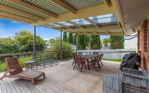 Ratties Residence 6 Carnegie St Port Ellliot - No Linen Included - Accommodation Cooktown 0