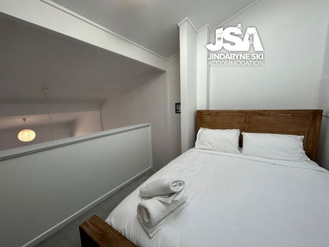 Razorback 4 - Accommodation Cooktown 0