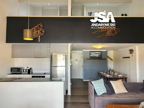 Razorback 6 - Accommodation Cooktown 1