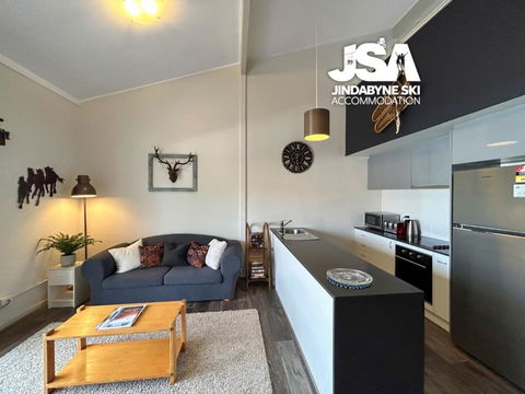 Razorback 6 - Accommodation Cooktown 2