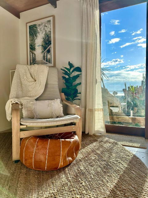 Private Access Retreat 1 Queen Bedroom W Stunning Pool And Ocean Views - Accommodation Cooktown 3