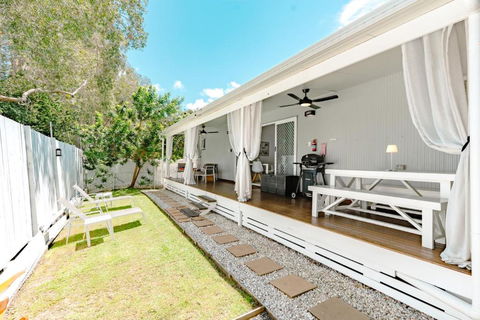 Private Outdoor Spa, Fire Pit, Cinema Room - THE COTTAGE COOLUM BEACH - Accommodation Cooktown 3