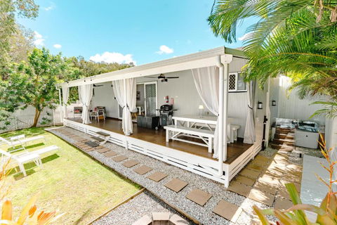 Private Outdoor Spa, Fire Pit, Cinema Room - THE COTTAGE COOLUM BEACH - Accommodation Cooktown 1