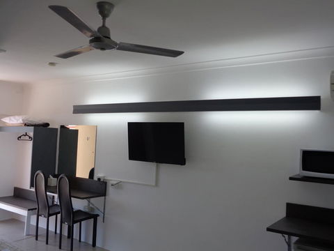 Aspley Sunset Motel - Accommodation Cooktown 1