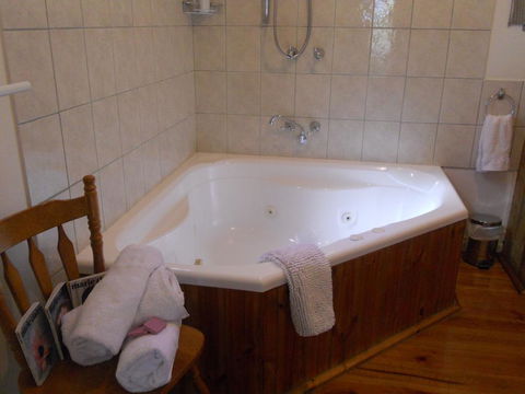 Astley Cottage - Accommodation Cooktown 1