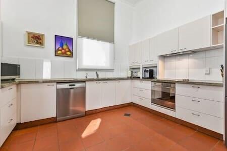 Aston On Church - Luxury Accommodation - Accommodation Cooktown 3