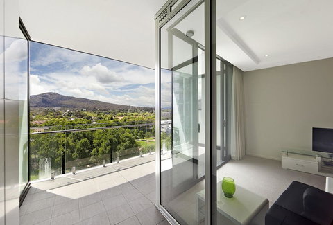 Astra Apartments Canberra - Manhattan - Accommodation Cooktown 3