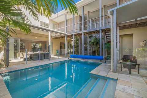 Augusta House - Accommodation Cooktown 0