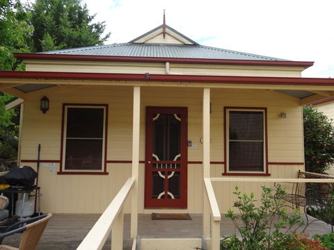 Autumn Affair Cottage 5 - Accommodation Cooktown 0