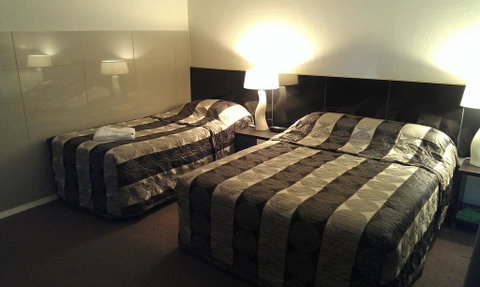 Avalon Motel - Accommodation Cooktown 0