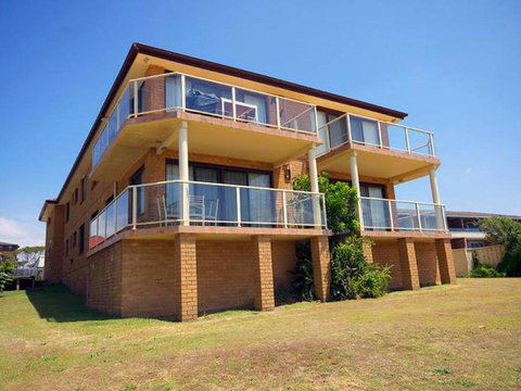 Avilla Court 2 - Accommodation Cooktown 2