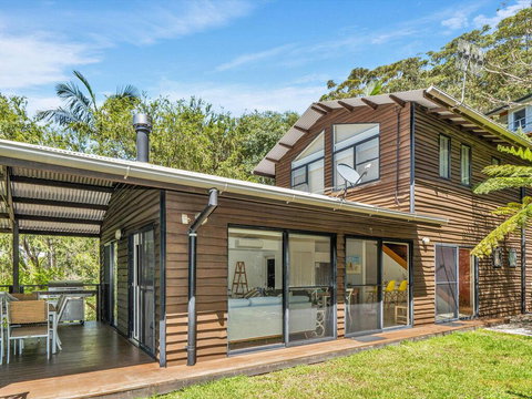 Avoca Beach Living - 84 Avoca Drive, Avoca Beach - Accommodation Cooktown 1