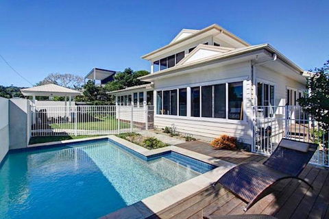 Away On Seaview Street - Accommodation Cooktown 1