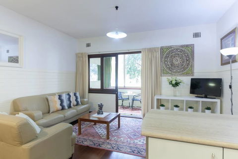 B2 Broadway Abode Close To Swan River, UWA & Hospitals - Accommodation Cooktown 3