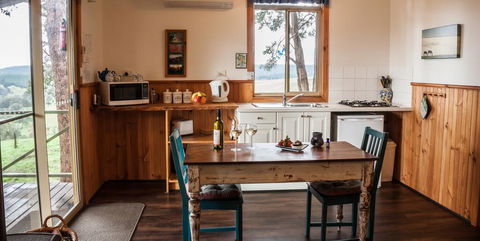 Balingup Heights Hilltop Forest Cottages - Accommodation Cooktown 3