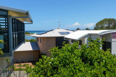 Ballantrae 8 - Sawtell, NSW - Accommodation Cooktown 3