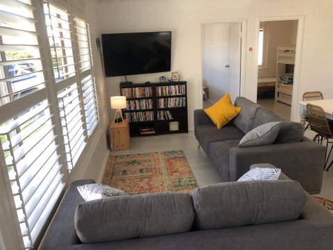 Bay Breeze Cottage - Accommodation Cooktown 2
