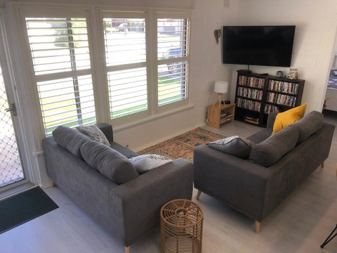 Bay Breeze Cottage - Accommodation Cooktown 3