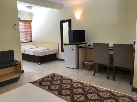 Bay Village Tropical Retreat & Apartments - Accommodation Cooktown 2