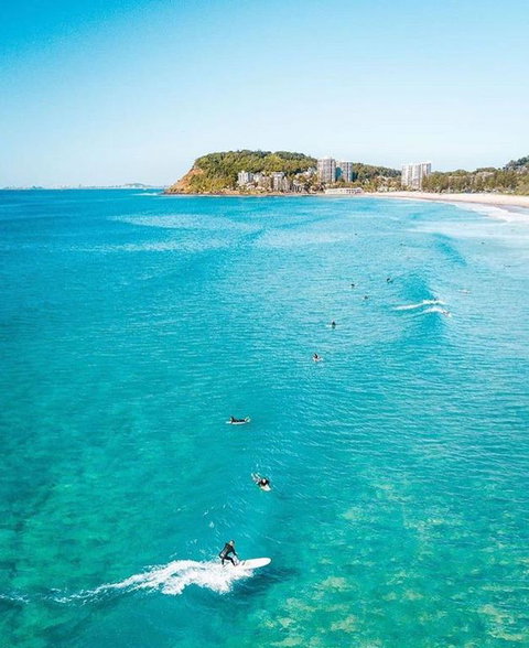 Beach Side Ocean Burleigh Heads 3 Bedroom Family Accomodation - Accommodation Cooktown 3