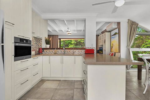 Beachfront 7 Penthouse - Sawtell, NSW - Accommodation Cooktown 3