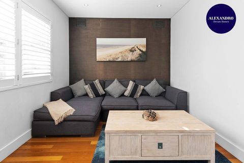BEACHFRONT APARTMENT // DREAM LOCATION // CLOEY2 - Accommodation Cooktown 0