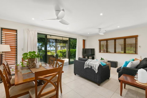 Beachfront Apartment With Ocean Views - Accommodation Cooktown 2