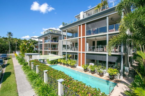 Beachfront Apartment With Ocean Views - Accommodation Cooktown 1
