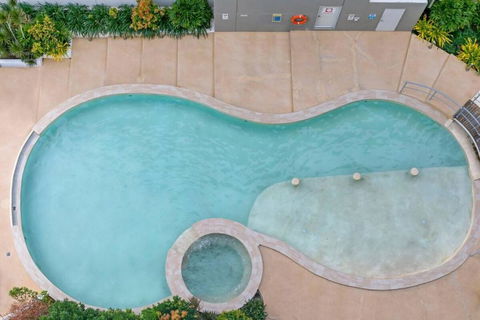 Resort-Style Sister Studios - Double Delight In The CBD - Accommodation Cooktown 3