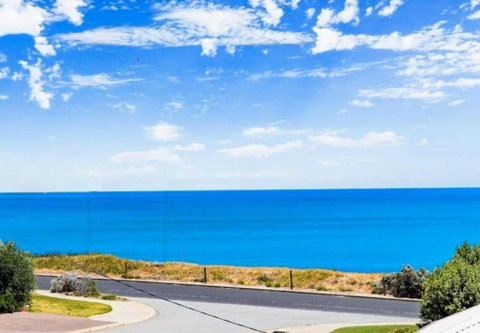 Relaxing Getaway Beachfront Access Multi Family Pets Mandurah - Accommodation Cooktown 2