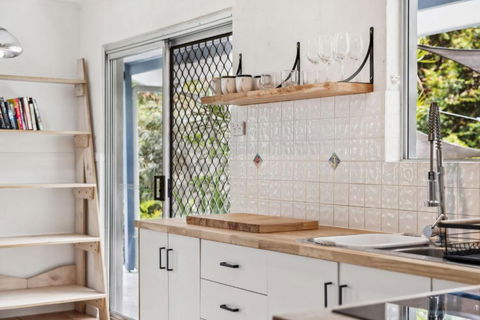 Red Rock Rest - Accommodation Cooktown 0