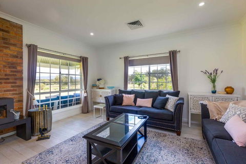 Redims Hill Cottage - Accommodation Cooktown 1