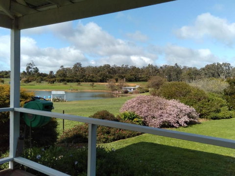 Redtail Ridge Cottages - Accommodation Cooktown 0