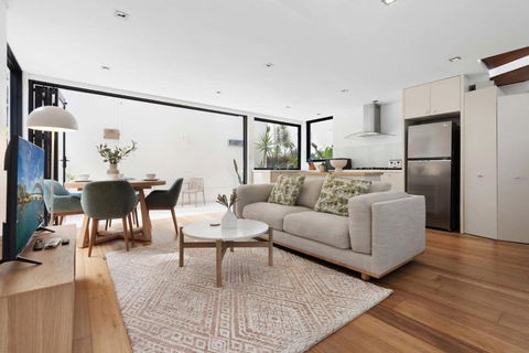 Relaxed Beachside Townhouse - Accommodation Cooktown 0