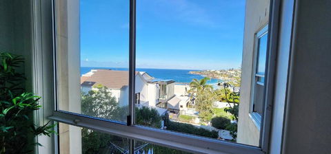 Relaxed Coastal Living With Fantastic Sea Views - Accommodation Cooktown 1