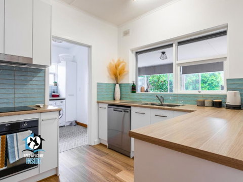Renovated 3BR One Street To Beach - Accommodation Cooktown 3