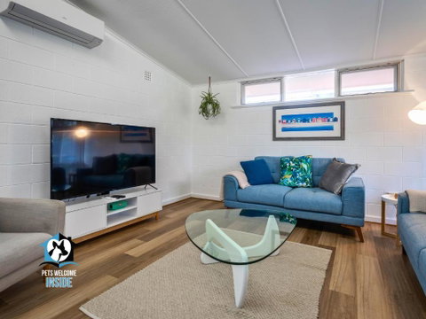 Renovated 3BR One Street To Beach - Accommodation Cooktown 0