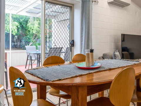 Renovated 3BR One Street To Beach - Accommodation Cooktown 2