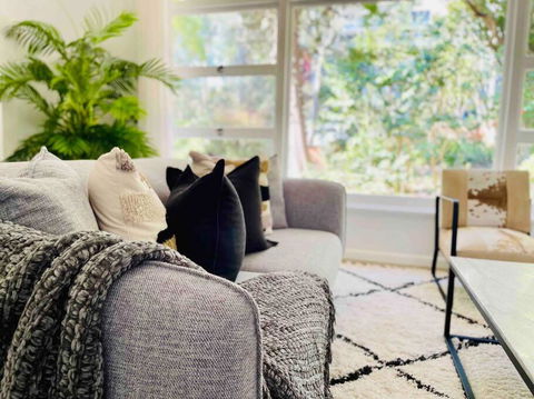 Renovated Charming & Cozy House (Walk To Station) - Accommodation Cooktown 0