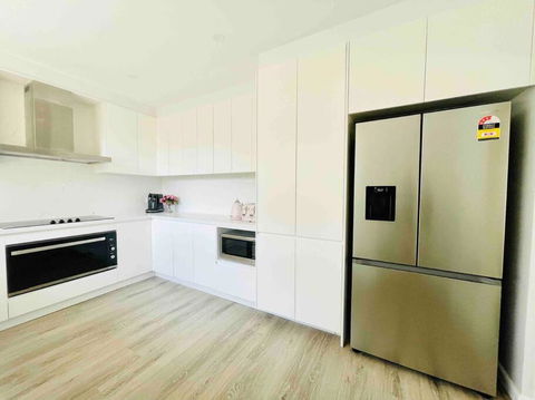 Renovated Charming & Cozy House (Walk To Station) - Accommodation Cooktown 2