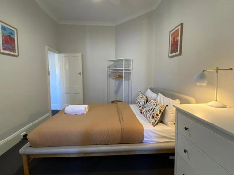 Retro Apt 6 Mins To Victoria Quay - Accommodation Cooktown 2