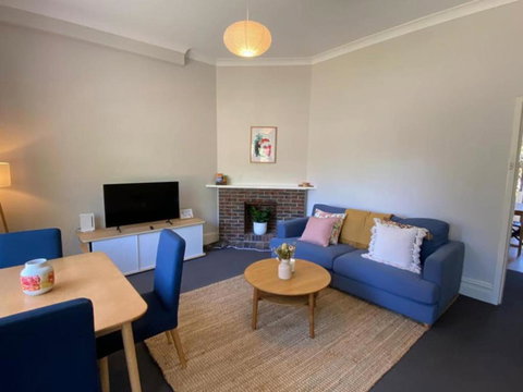 Retro Apt 6 Mins To Victoria Quay - Accommodation Cooktown 3