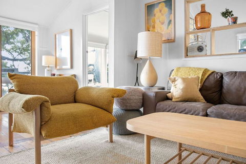 Retro Beach Vibes - Accommodation Cooktown 3