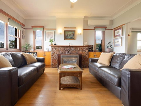 Retro Retreat - Accommodation Cooktown 1