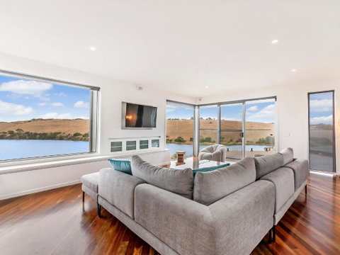 River Reveal - Accommodation Cooktown 1
