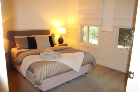 River Rock Cottage Centrally Located And Dog Friendly - Accommodation Cooktown 1