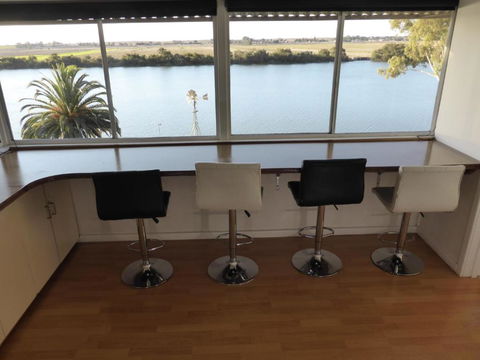 Riverfront Holiday House - Accommodation Cooktown 2