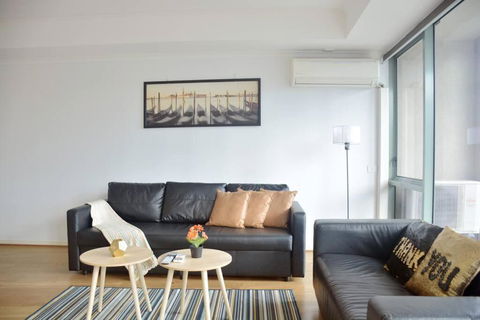 RiverView Spacious 3BR2Bath2Car WifiPoolGym Crown - Accommodation Cooktown 0